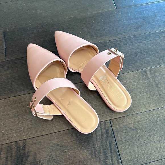 7-1/2 Nicole Miller Slides! - Picture 1 of 3